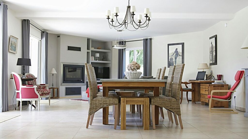 Dining Table in Dubai