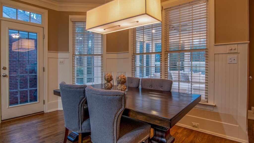 4-Seater Dining Table Dubai